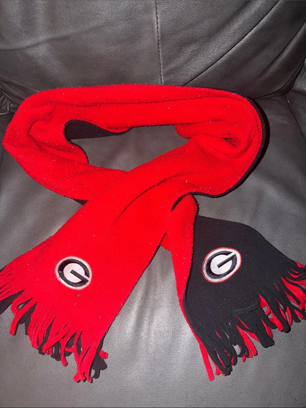 Georgia bulldogs reversible adult University Style Red and Black Fringed Scarf